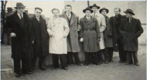 Gothenburg’s first traditional jazz band: “Hip” Hot Circle Jazz Band on tour in 1947. Taken from Wågerman 2010:139. 